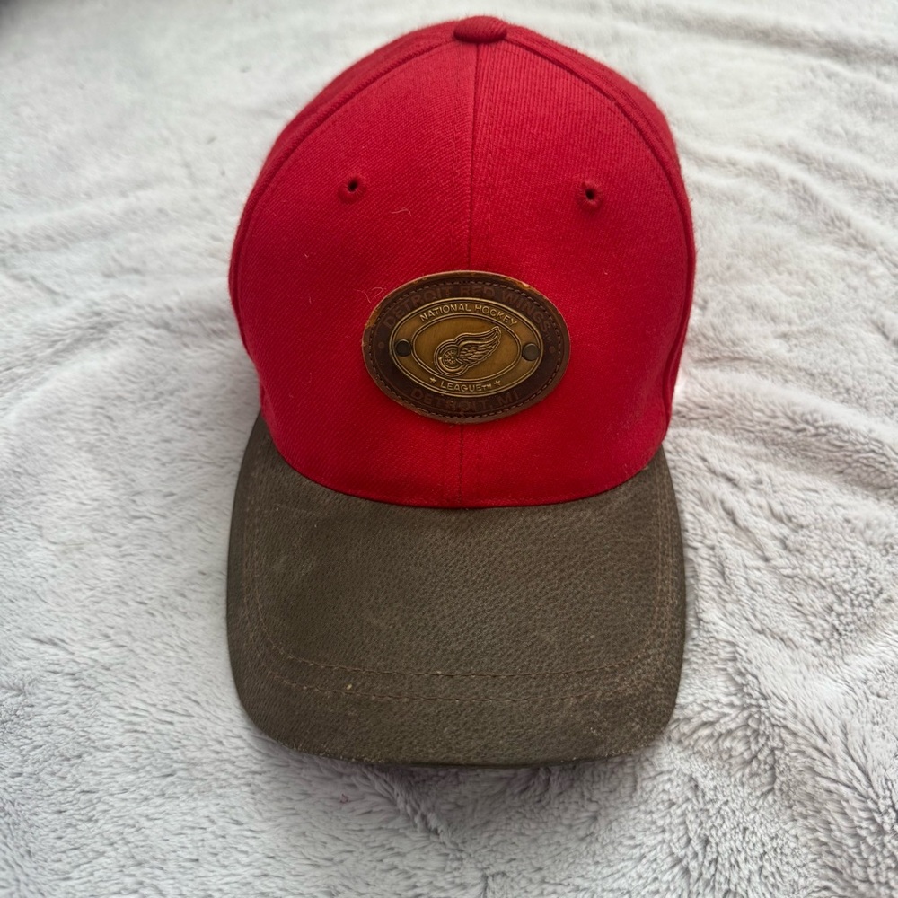 Vintage Detroit Red Wings ANNCO Leather Patch Adjustable Cap 90s– Fair Condition
